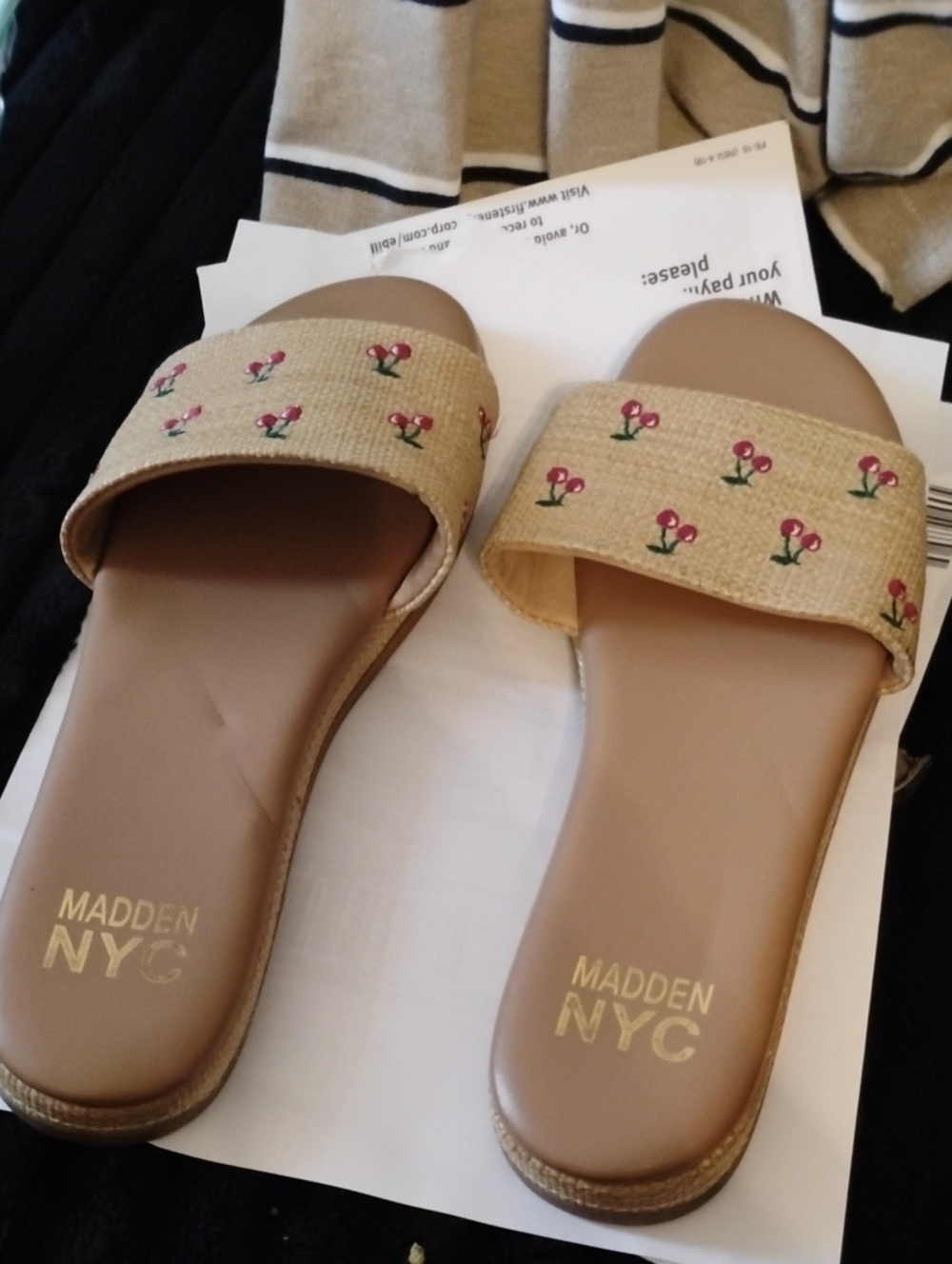 MADDEN NYC CHERRY EMBROIDERED RAFFIA SLIDE SANDALS EXCELLENT CONDITION
